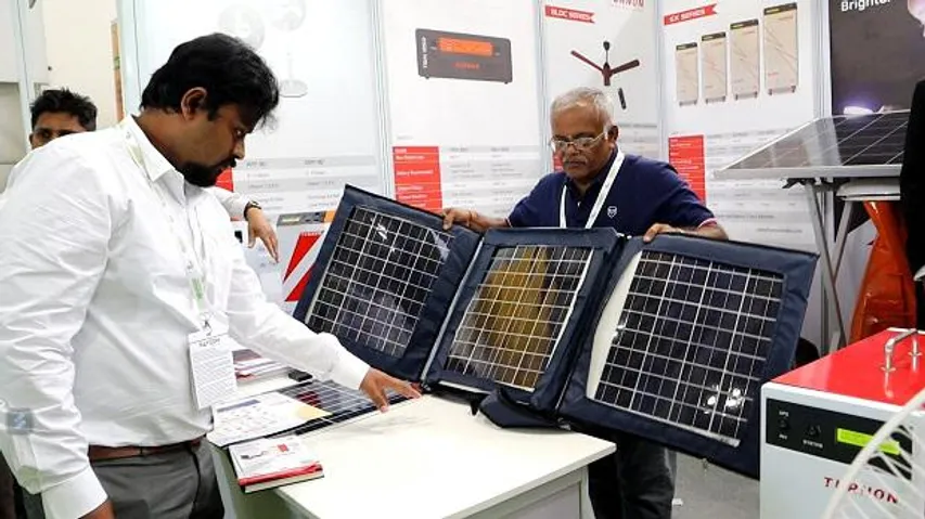It Is Now Possible To Carry Your Solar Panels In Bags & Travel