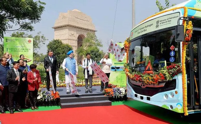India Launches Its First Hydrogen Fuel Cell Bus In Delhi