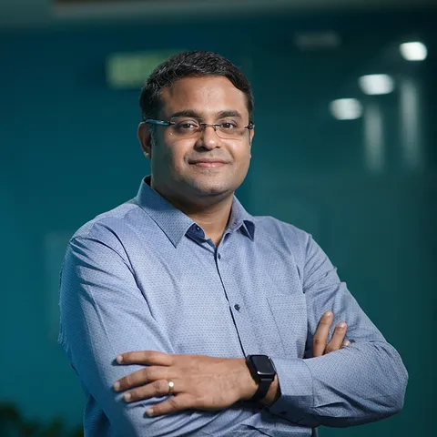 Deepak Ushadevi, Ciel et Terre