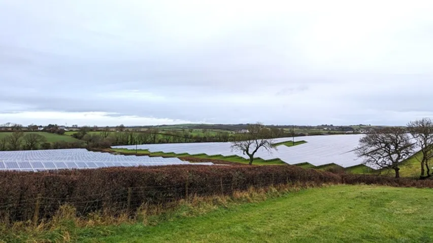 Enviromena Wins Contract To Repower Three Major Solar Farms In UK
