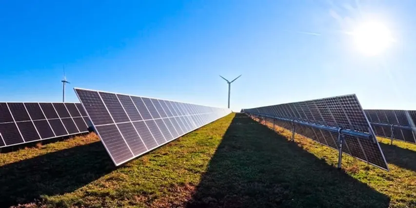 ReNew In Talks With Sembcorp To Sell 350 MW Assets: Report