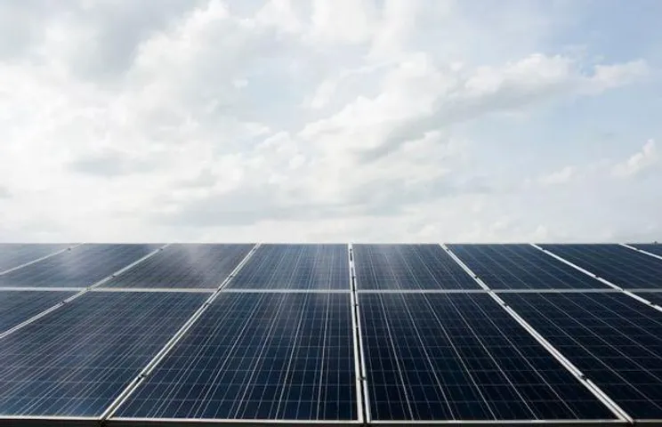 Delhi LG Suspends State's Solar Policy, Accuses AAP; 'CM Lying', Says LG