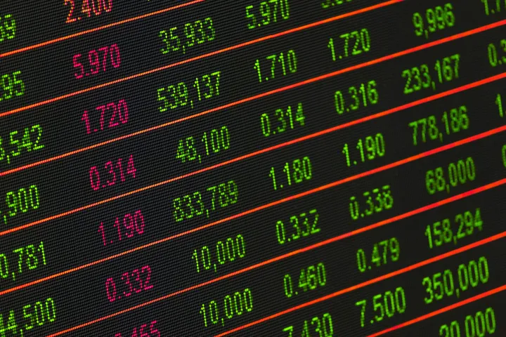 Borosil Renewables Plunges While Most Green Stocks Record Marginal Increase
