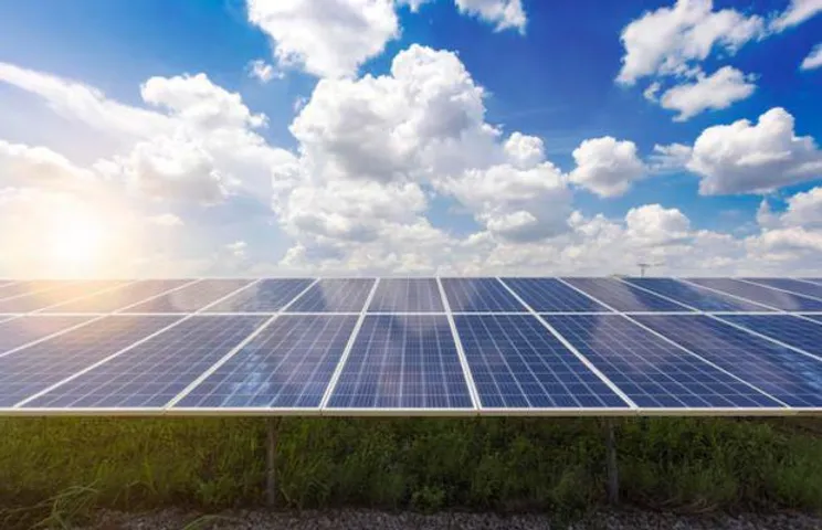 Gov. Clarifies Fiscal Benefits For Solar Installations In SEZs, Empowers Developers