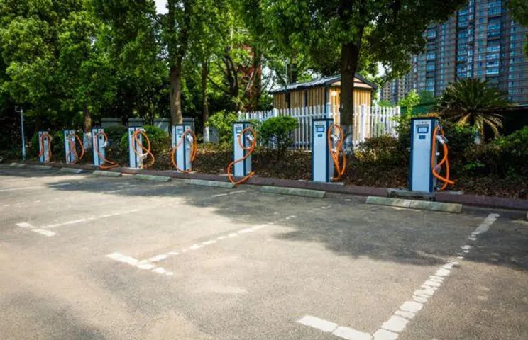 Maharashtra Leads In Country In Hosting EV Charging Stations Along NH: Gadkari