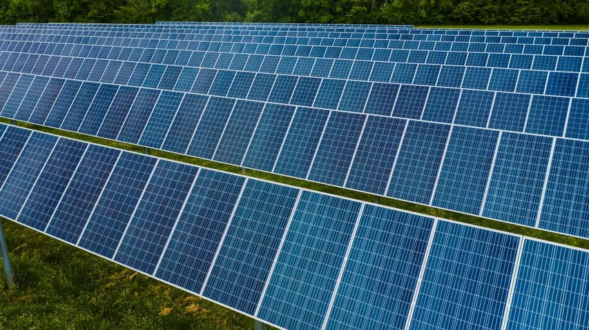 Cenergy Power advances its 300+ MW solar portfolio, including 50 MW of projects underway in Maine, Illinois, and California. 