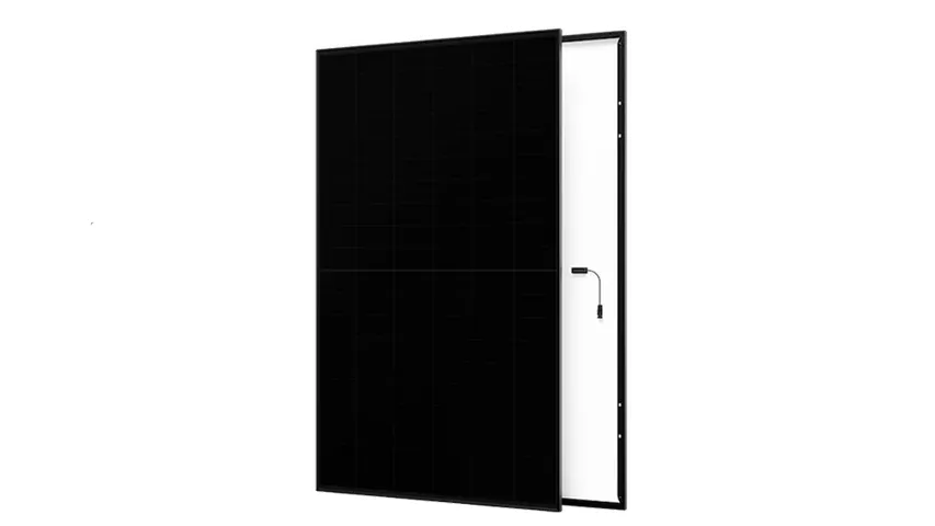 ABC INFINITE Module by Aiko Energy Germany achieved over 25 percent efficiency using hidden busbars and gap-free interconnection. 