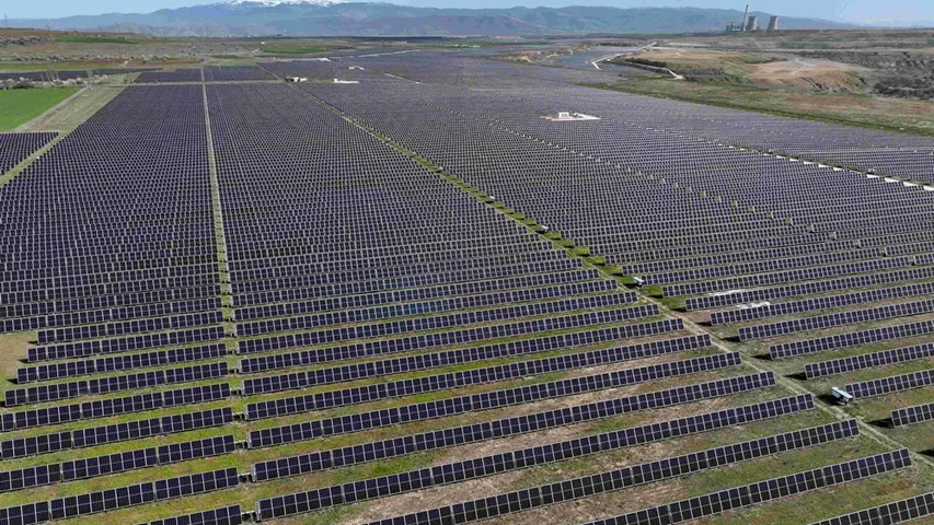 Meton Energy S.A. finalized investment planning for the 567 MW Kotyli and Neo Syrakio solar farms in Central Macedonia, with construction set for spring 2025 and commissioning in 2027. 