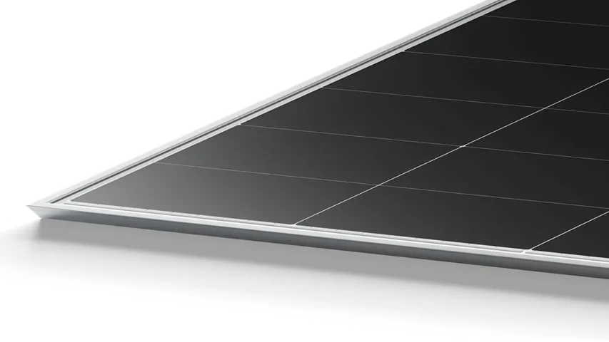 LONGi’s Hi-MO 9 modules helped offset 120,000 tons of CO₂ and powered 60,000 homes across Latin America.