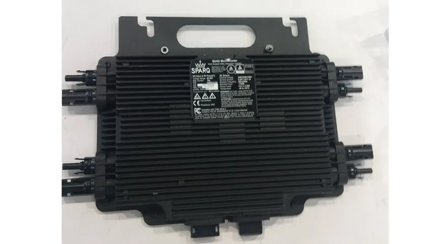 The Jio Spark Q1200 microinverter supports connectivity for up to four PV modules with different capacities. 