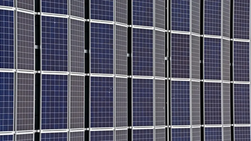 Redemeyer’s 4 MW DC battery system enables evening energy supply from midday solar generation. 