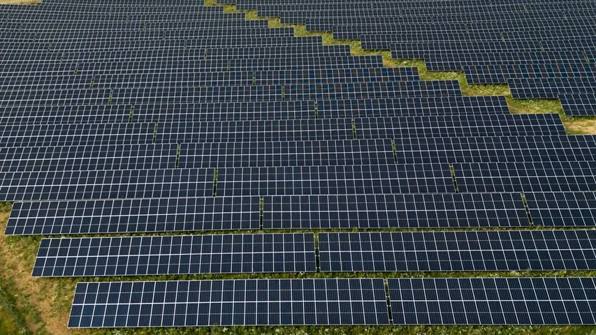 GameChange Solar scaled utility projects in desert and remote regions using its Genius Tracker across Egypt, Uzbekistan, and wider MENA. 