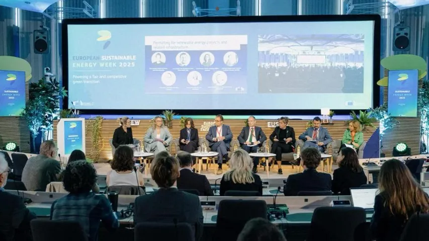 The dialogue gathered input from policy makers, NGOs, and industry on further reforms to streamline clean energy approvals. 