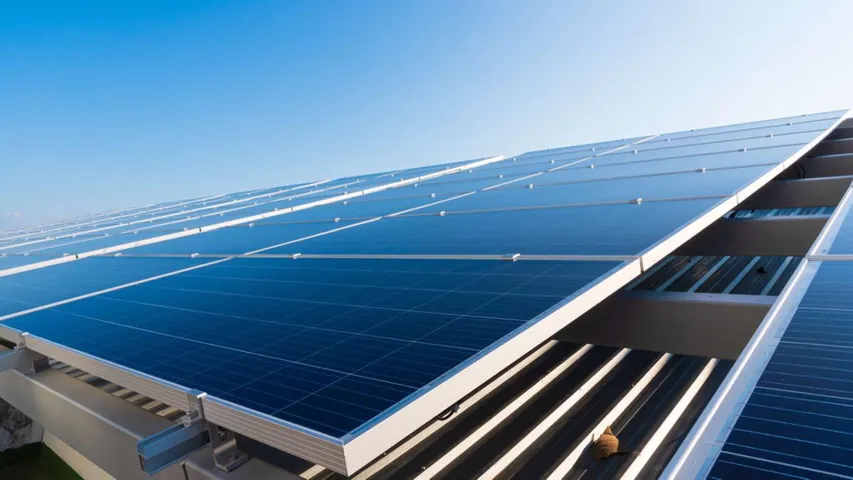The Sydney Project is projected to generate 2,730 MWh annually, offsetting 1,900 tons of CO₂ each year. 
