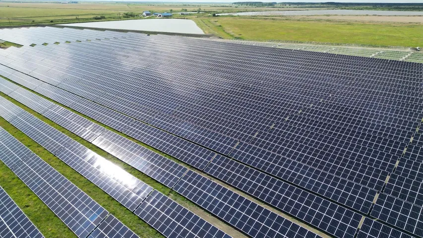 The CEF Chișineu-Criș solar park has been designed to supply nearly 70,171 MWh of clean electricity every year.