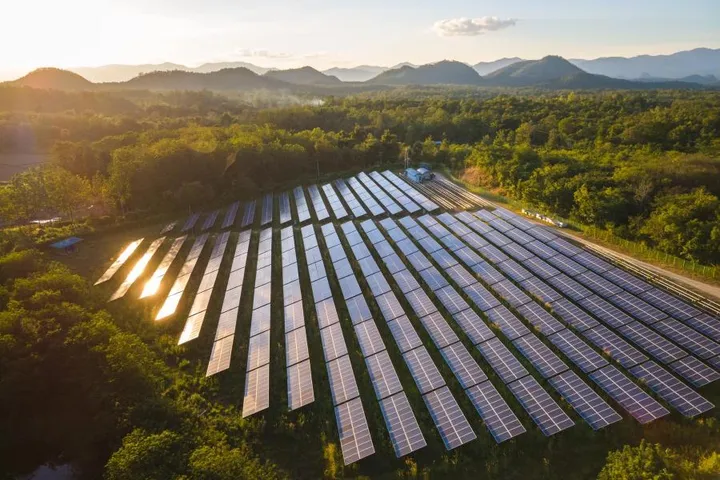 EIB commits €400M to MYTILINEOS for 2.6 GW PV project