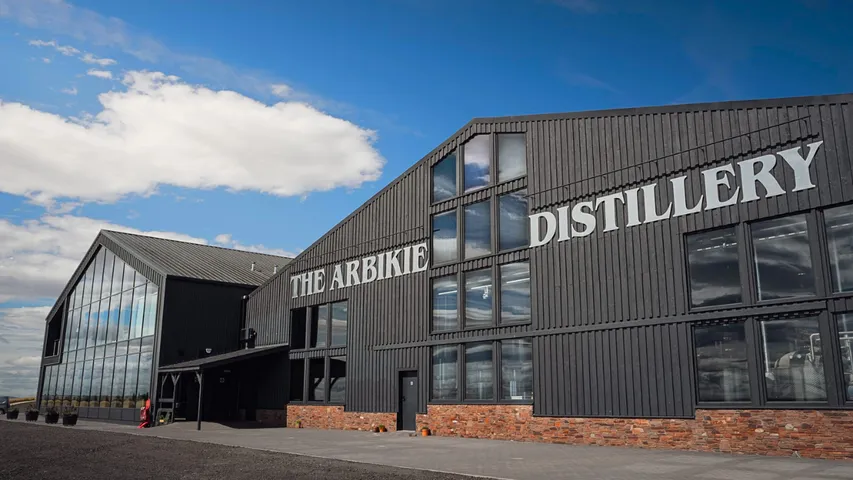 Arbikie with varsities to turn whisky waste into packaging