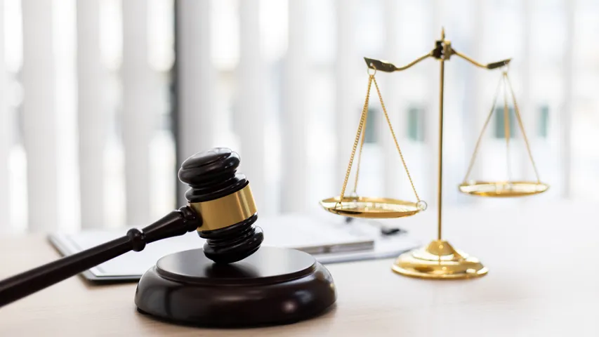 Court directs to fix limit on serving liquor at bars