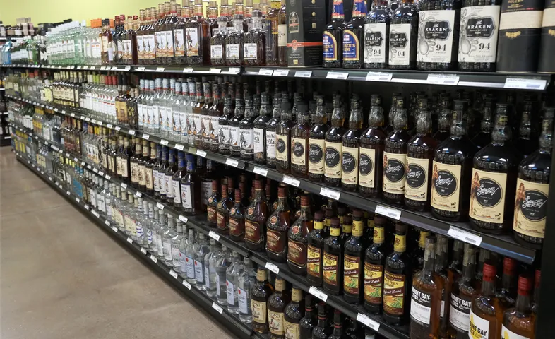 More women got liquor vends in Lucknow