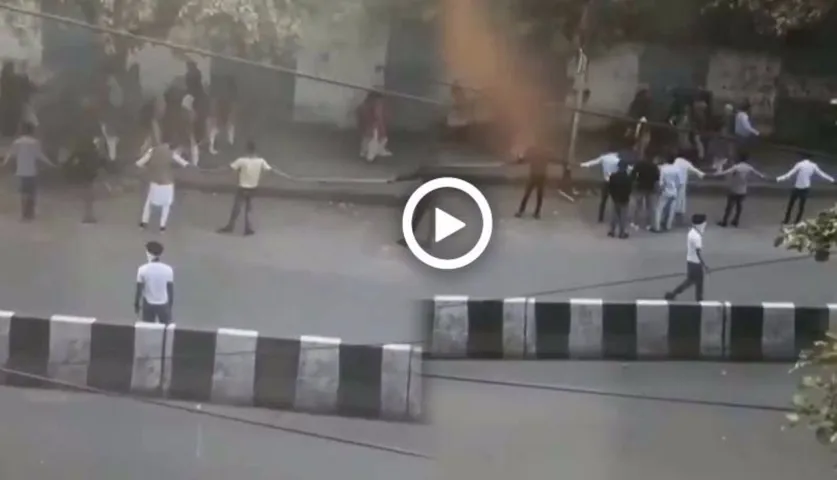Viral: People Form Human Chain To Safeguard School Children Amidst Delhi
