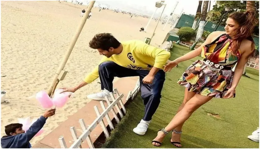 Cute: Kartik Buys Candy Floss for Co-Star Sara Ali Khan, Know The Complete Story
