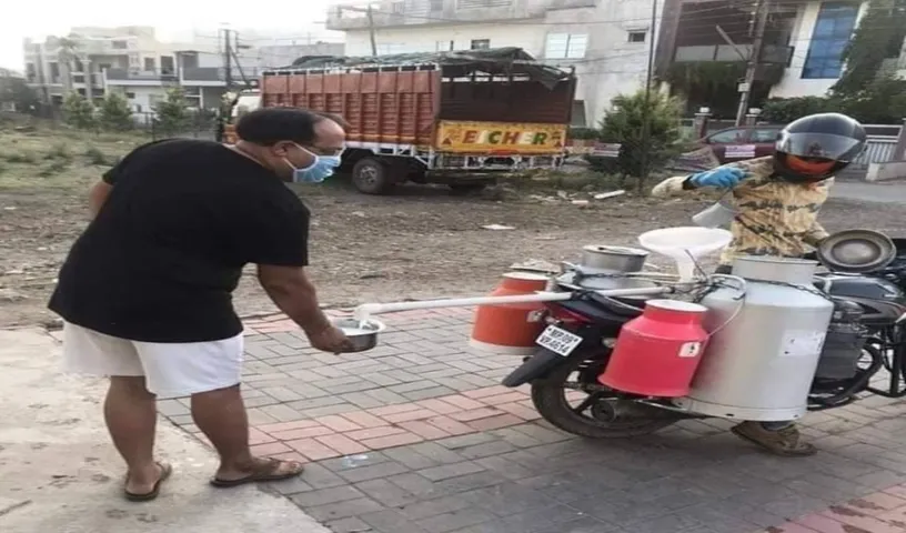 This Milkman's Ingenious Jugaad Is Gaining Everyone's Attention, Check It Out Here