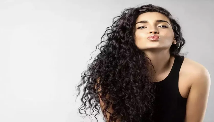 4 Easy Ways To Get Frizz-Free Hair