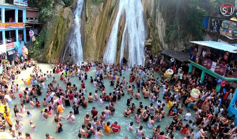 Tourists At Mussoorie Speeding Up The Third Wave Of Covid-19, Viral Video Raises Concern