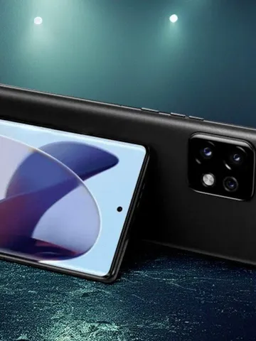 Motorola's first Snapdragon 8 Gen 2 phone has a 165Hz screen,and a crazy low price