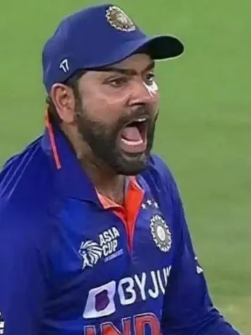 Rohit Sharma Loses His Temper Due to Washington Sundar Fielding Blunder