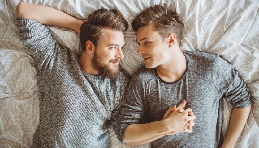 What Are the Signs of Bisexuality in Males?