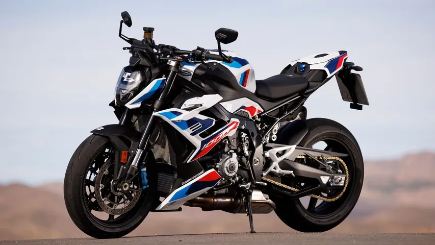 BMW M 1000 R Recently Launched this bike, know what is special in this bike worth Rs 33 lakh?