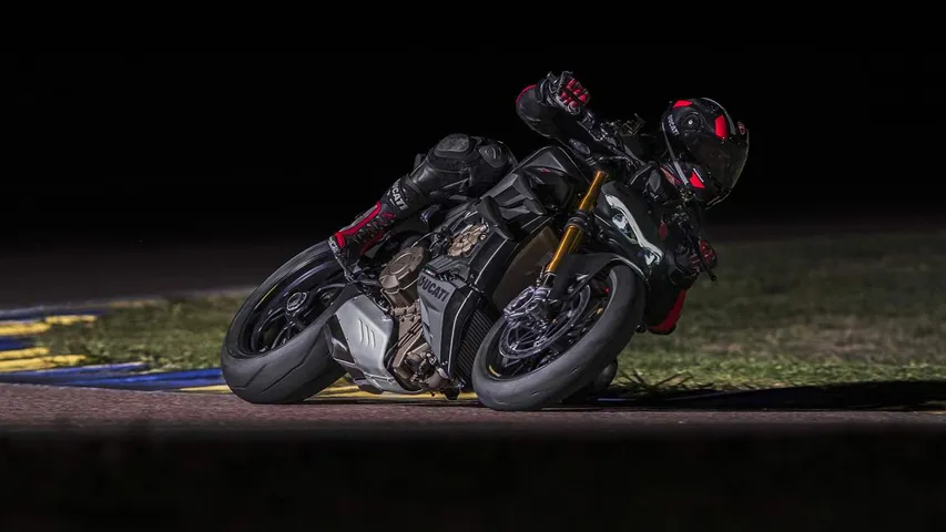 Introducing the Ducati Streetfighter V4 and V4S