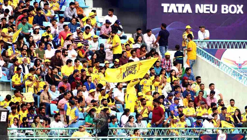 'Royal Challengers Bengaluru Fans Abuses, Mocked and Asked To Remove Jerseys' CSK Fans After IPL Match