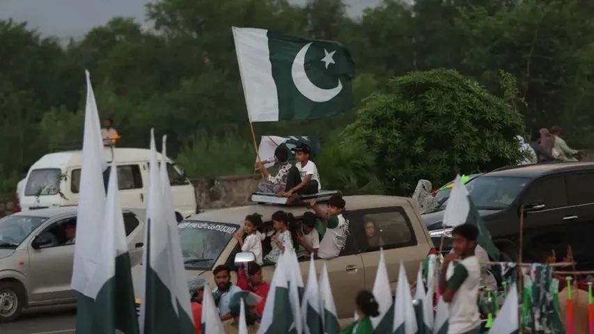job cut in pakistan