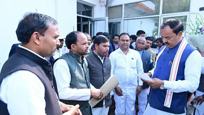 जनता दर्शन के दौरान डिप्टी सीएम 