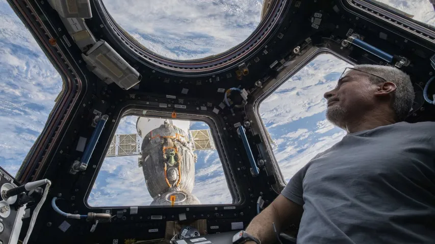 Astonaut 