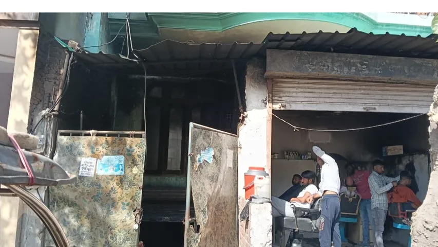 गोदाम में लगी आग