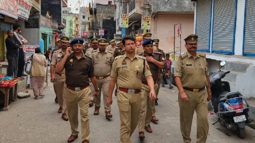 नोएडा पुलिस 