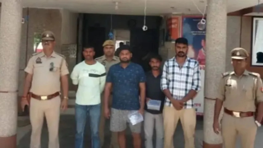 व्यापारी का कार से अपहरण करके ले गए।