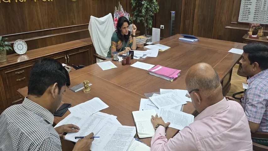 Divisional Commissioner also reviewed the status of the existing Health ATM