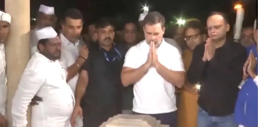  राहुल गांधी भी कैंडल मार्च में हुए शामिल