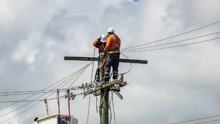 Electricity supply disrupted many areas Lucknow