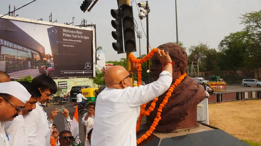 पूर्व प्रधानमंत्री की पुण्यतिथि 