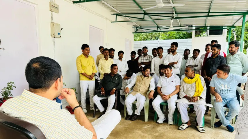 Tej Pratap Yadav Meeting with supporters