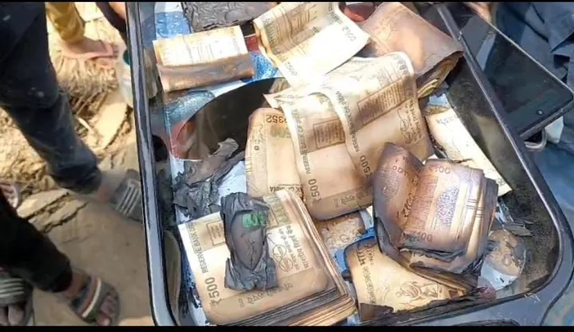 डेढ़ लाख की नकदी समेत घरेलू सामान जलकर राख