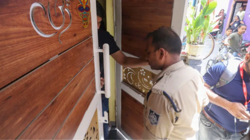 Police At Sonam's house in Indore
