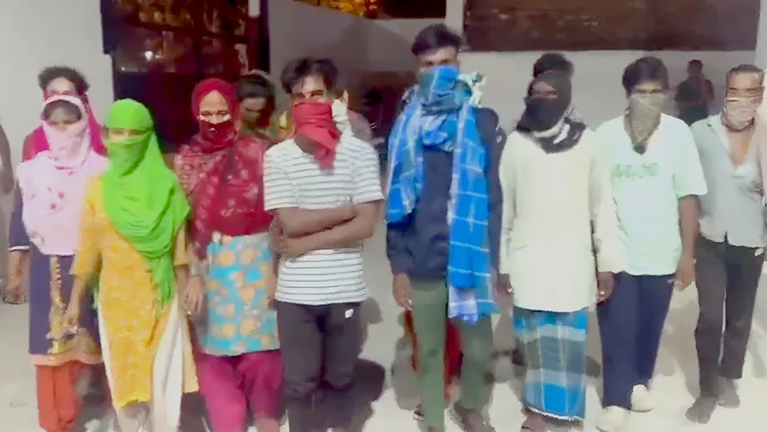 दिल्ली पुलिस अशोक विहार में अवैध बांग्लादेशी घुसपैठियों को गिरफ्तार कर रही है | यंग भारत न्यूज