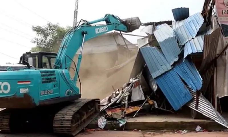 furniture market demolition