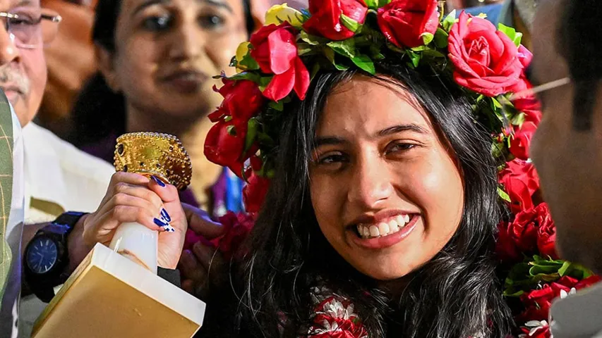 divya deshmukh